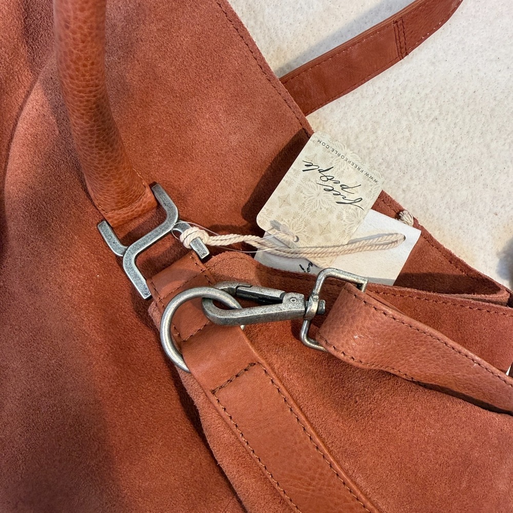 Free People Suzie Suede Slouchy Tote Bag Between Brown Rust Leather NWT - Picture 8 of 9
